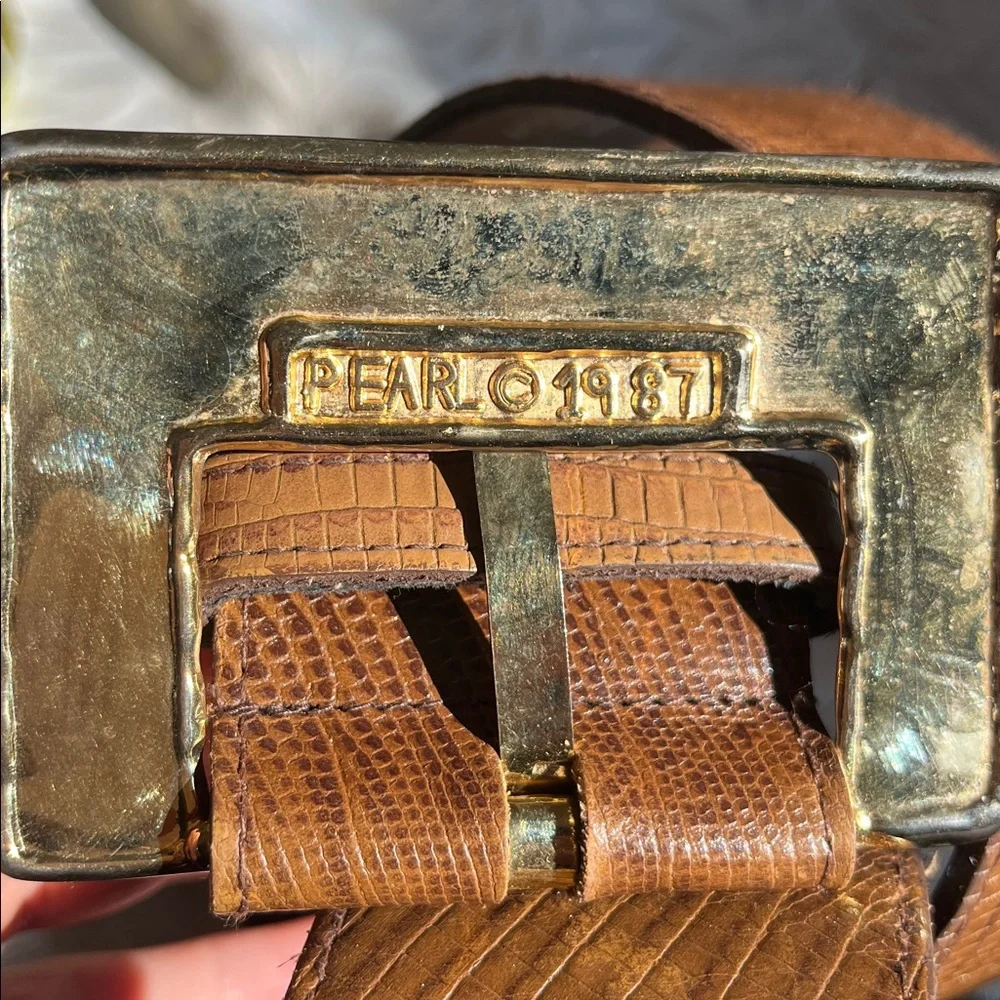 Pearl Genuine 2”x33”Leather Belt w/Crocodile pattern & Gold Buckle Accent size S